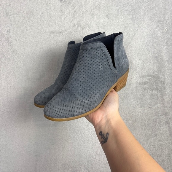 Call It Spring Shoes - Call It Spring Perforated‎ V Cut Ankle Boots Booties Blue Block Heel Size 6.5
